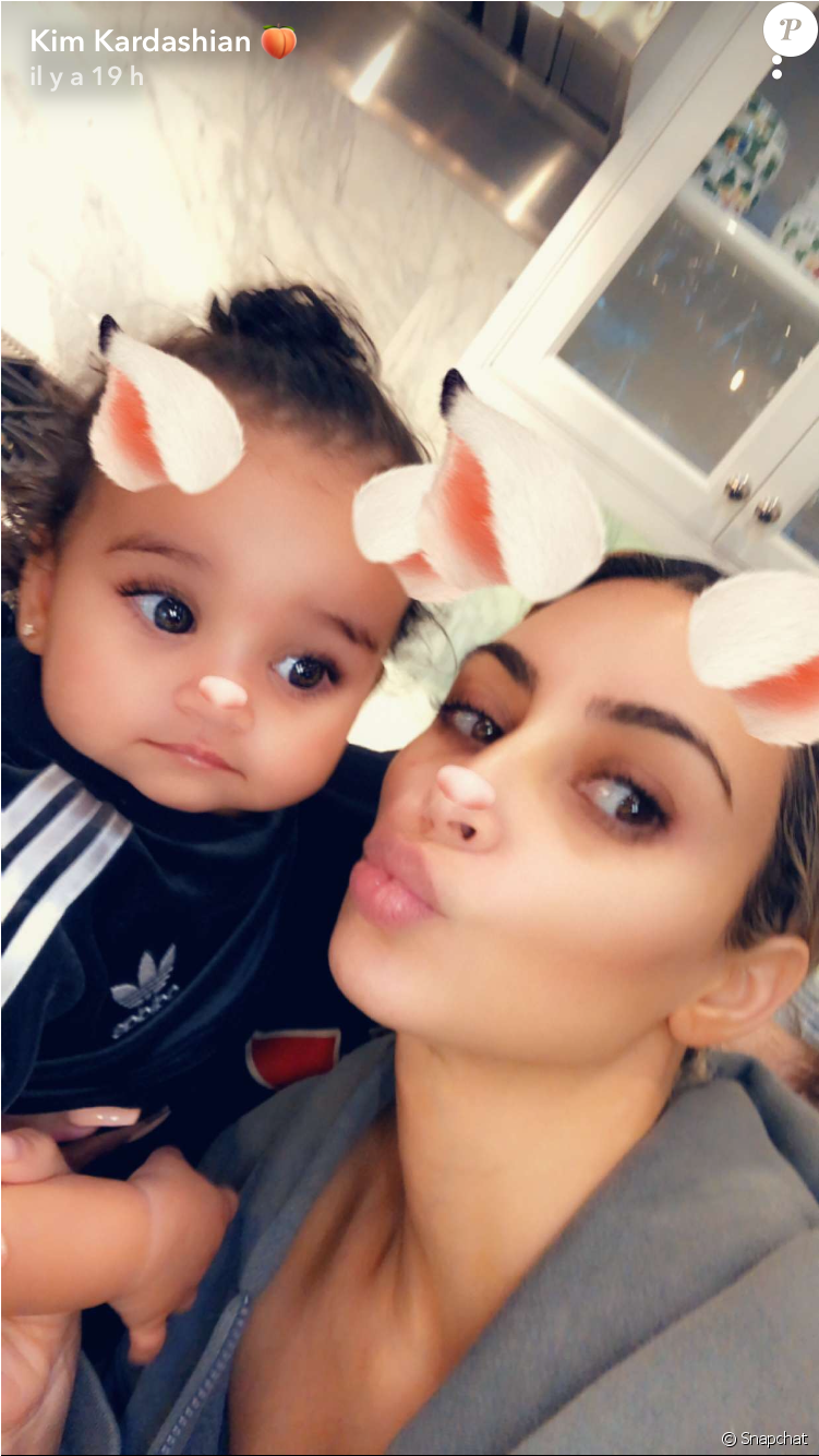 Dream Kardashian Celebrates 1 Year With Kim And Khloe (950x1334), Png Download