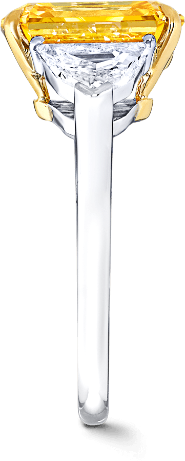 Side View Of A Classic Graff Ring Featuring An Emerald - Martini Glass (2000x2000), Png Download