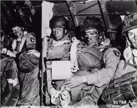 Paratroopers Before Taking Off For D-day's Initial - Screaming Eagles Ww2 (1167x450), Png Download