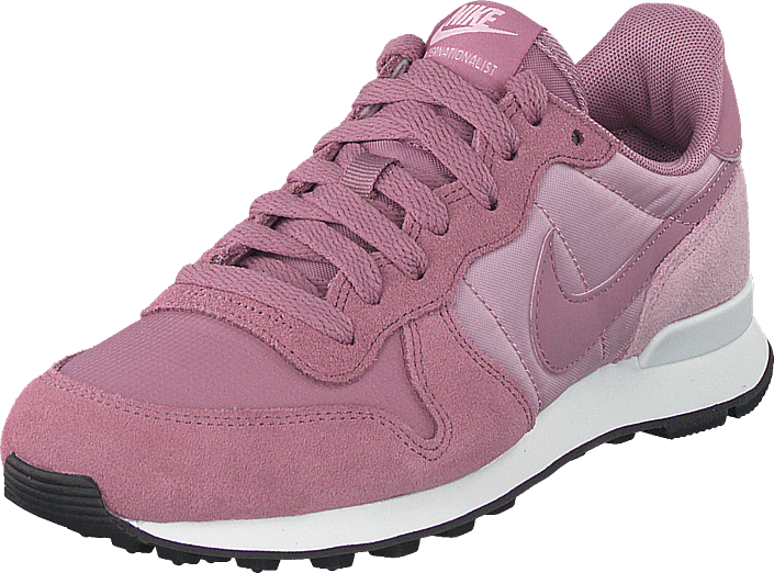 Wmns Internationalist Shoe Plum Dust/plum Chalk-black - Nike Internationalist Muted Bronze (705x522), Png Download
