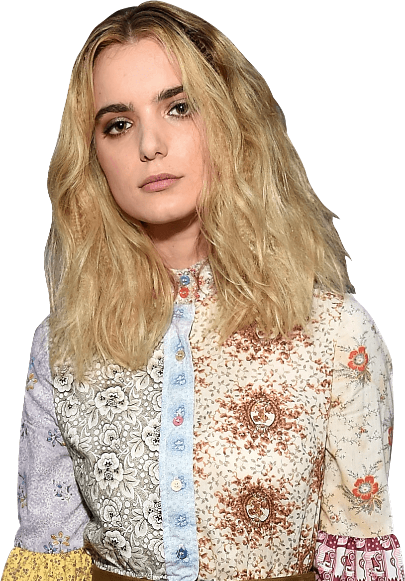 Dylan Gelula Chased People Down To Get Her Role In - Dylan Gelula (940x1175), Png Download