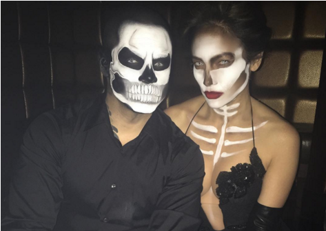 La Cantante Jennifer López Junto A Su Novio Casper - Halloween Couple Costumes 2018 (790x444), Png Download