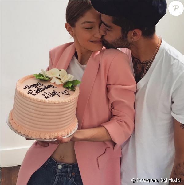 Photo De Gigi Hadid Et Zayn Malik - Zayn And Gigi Selfie (950x599), Png Download