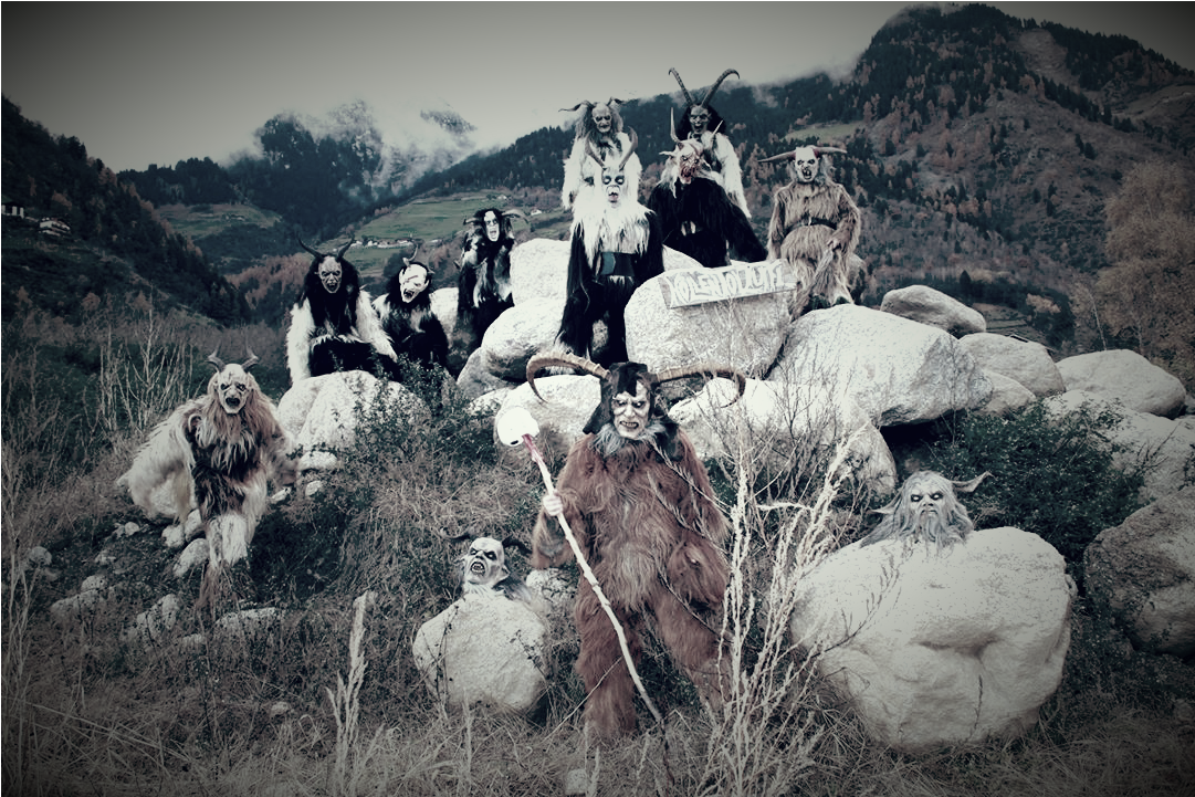 The Traditional Procession Of St - Boulder (1900x900), Png Download