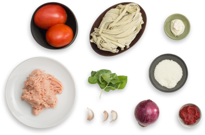 Chicken & Basil Fettuccine Pasta With Mascarpone & - Plum Tomato (700x477), Png Download