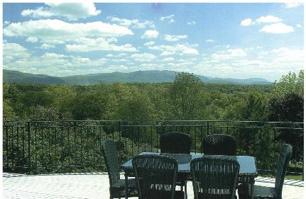 Spacious Home With Green Mountain Panorama - Tree (800x533), Png Download