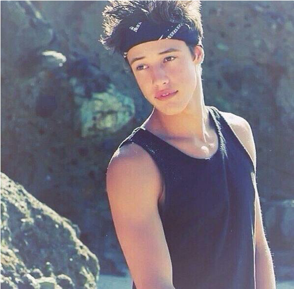 Cameron Dallas Bandana On The Hunt Png Cameron Dallas - Cameron Dallas With Bandana (720x720), Png Download