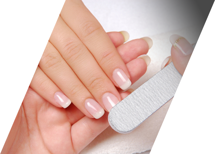 Hands Receiving Manicure Treatment - วิธี ตัด เล็บ ทรง เหลี่ยม (697x500), Png Download