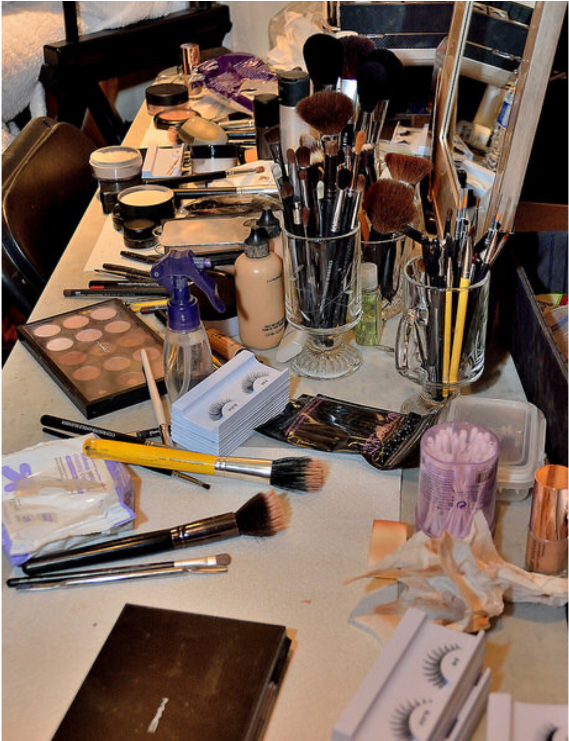 Using Quality Brands And Tools For A Flawless Makeup - Make-up Artist (740x740), Png Download