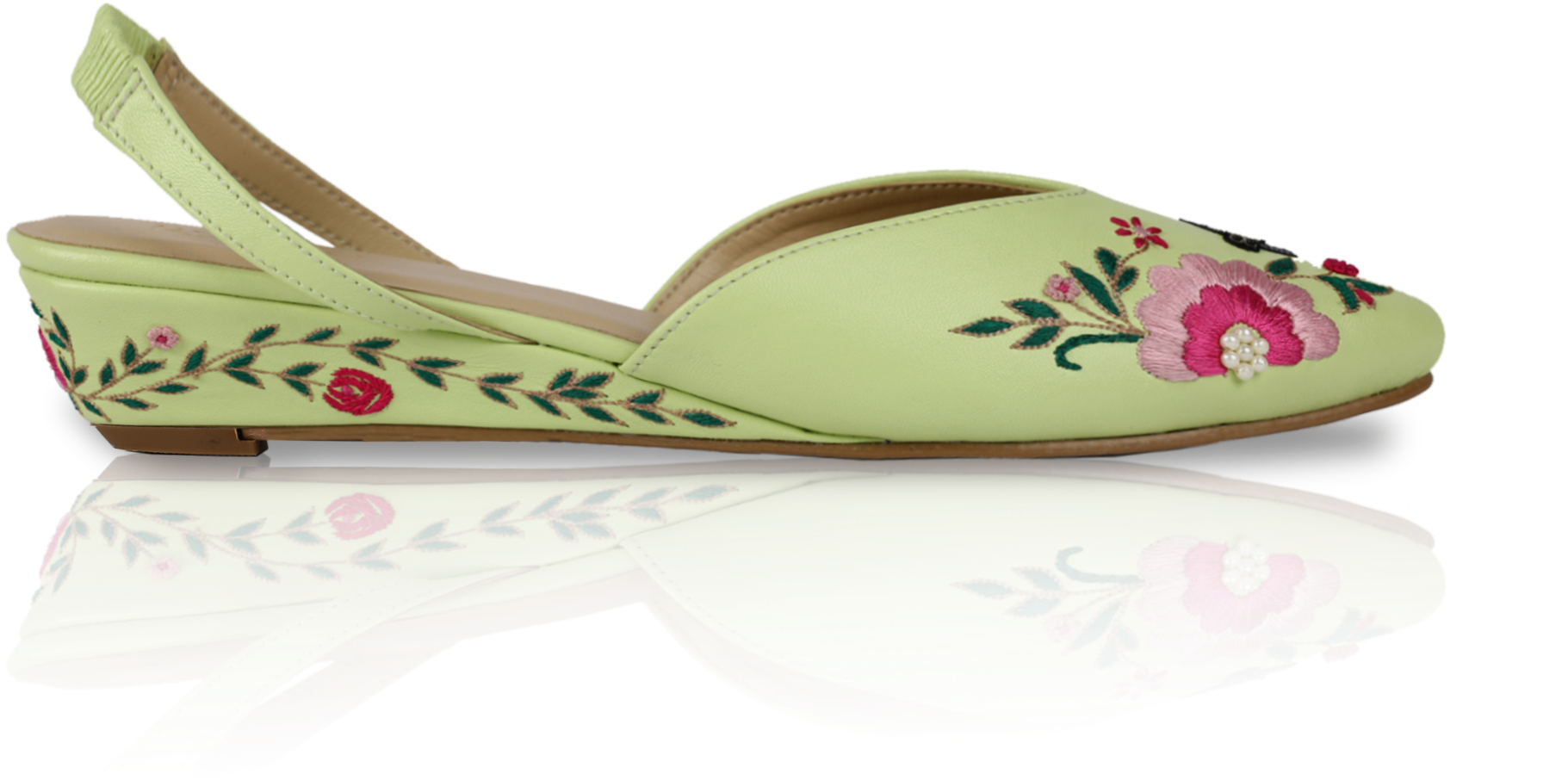 Buzzing Bee Green - Sandal (2048x1365), Png Download