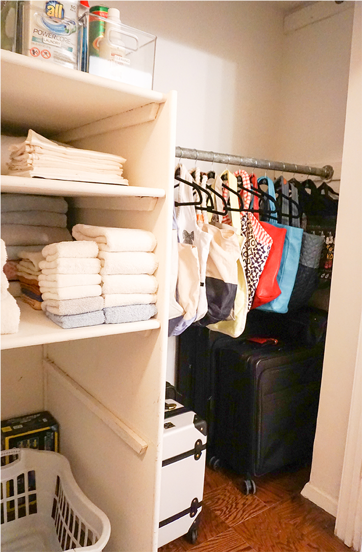 How To Organize Your Linen Closet - Closet (1100x1080), Png Download