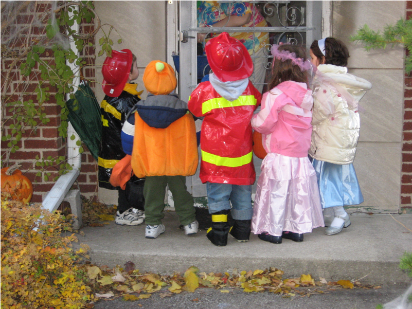 Trick Or Treating [5 Images] Click Any Image To Expand - Toddler (1000x600), Png Download