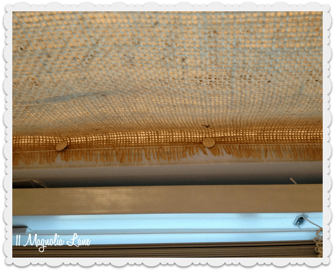 Burlap-thumbtacks - Hessian Fabric (654x528), Png Download