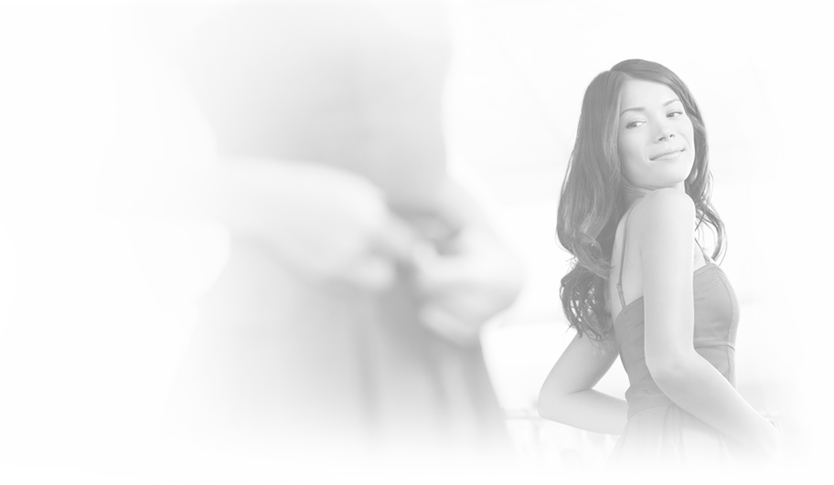 Lose 3-7 Pounds Per Week - Woman Trying On Clothes (912x531), Png Download