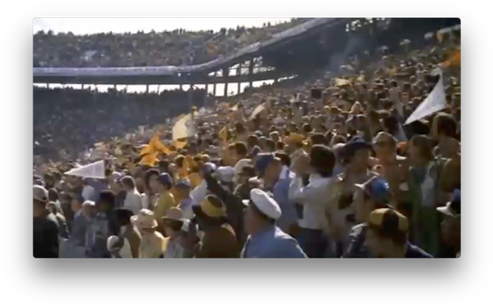 Finem Respice - Crowd (704x442), Png Download