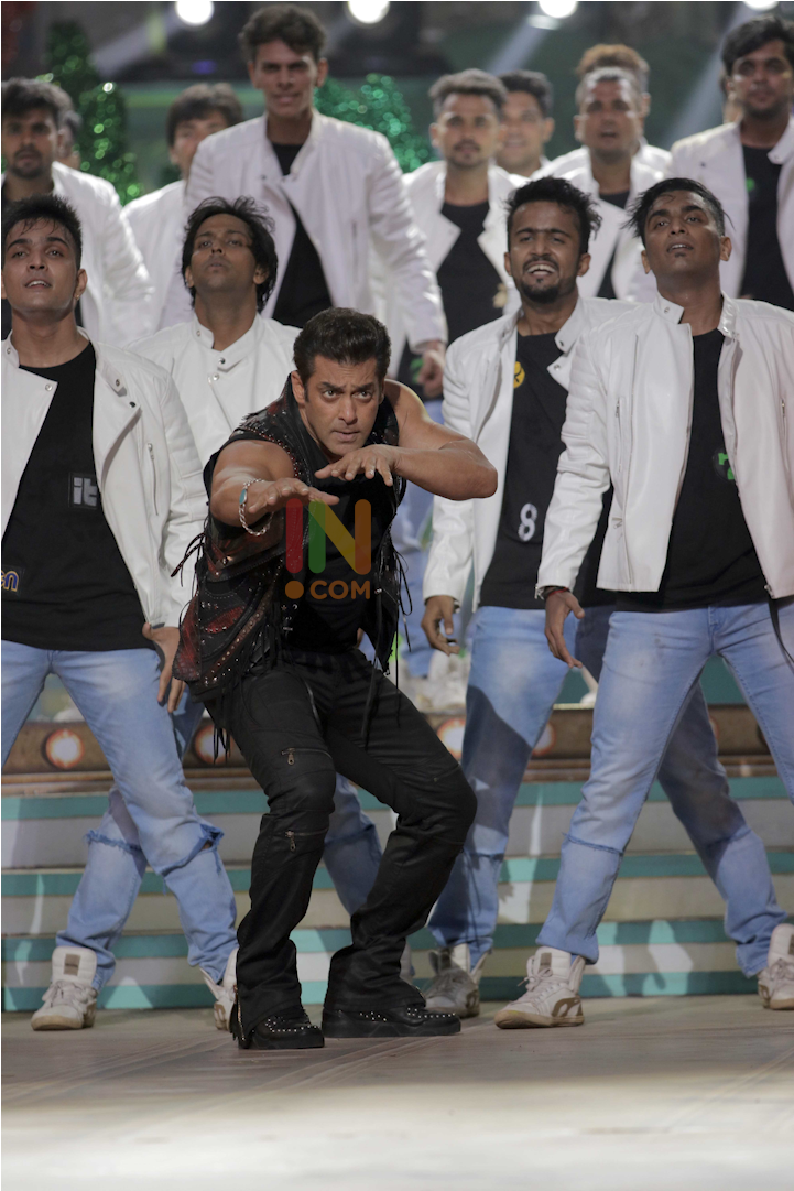 Though Stars Like Varun Dhawan And Salman Khan Were - Figure Skating (1920x1080), Png Download