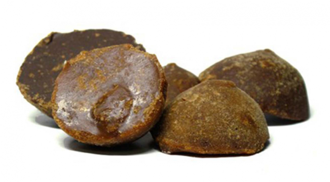 Palm Jaggery-karupatti 1kg - Kabootar Ki Bazi Ke Nuskhe (650x650), Png Download