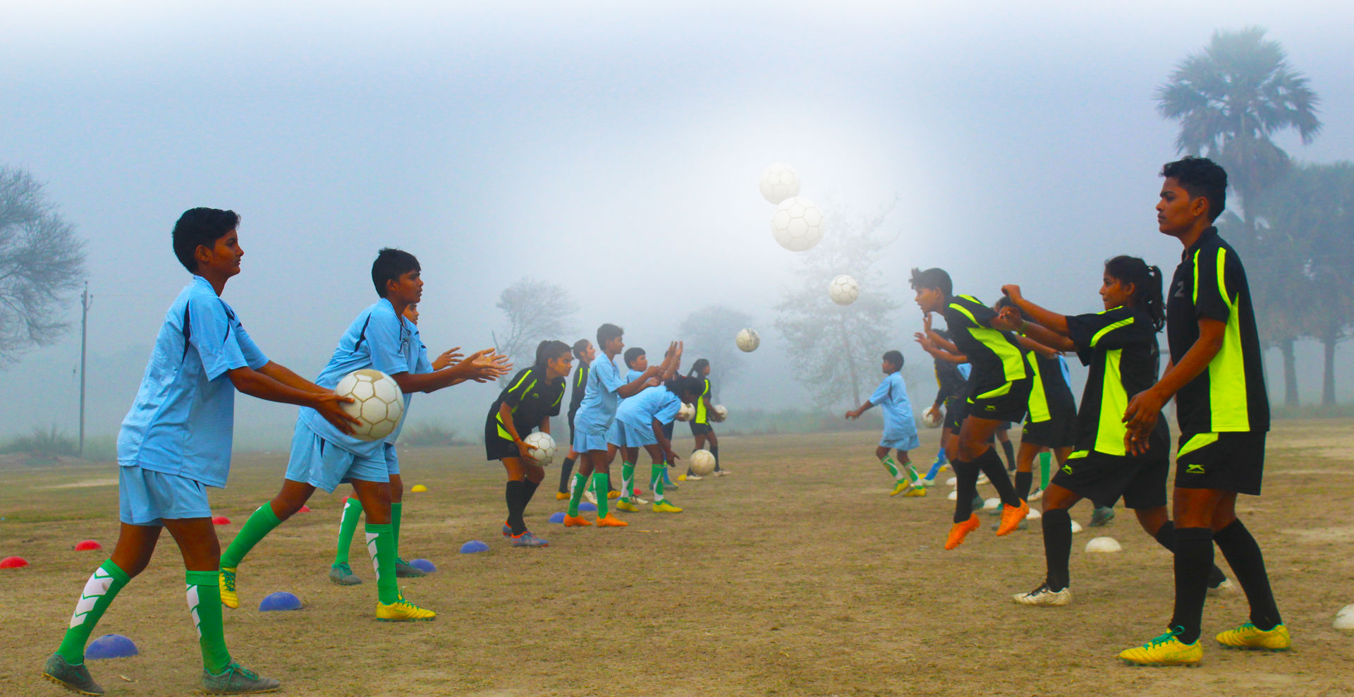 Akhandjyoti - Kick Up A Soccer Ball (1920x988), Png Download