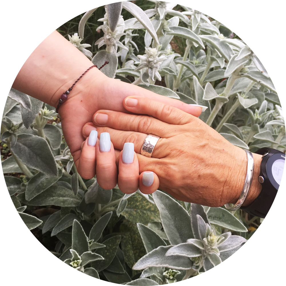 Picture - Holding Hands (1000x1000), Png Download