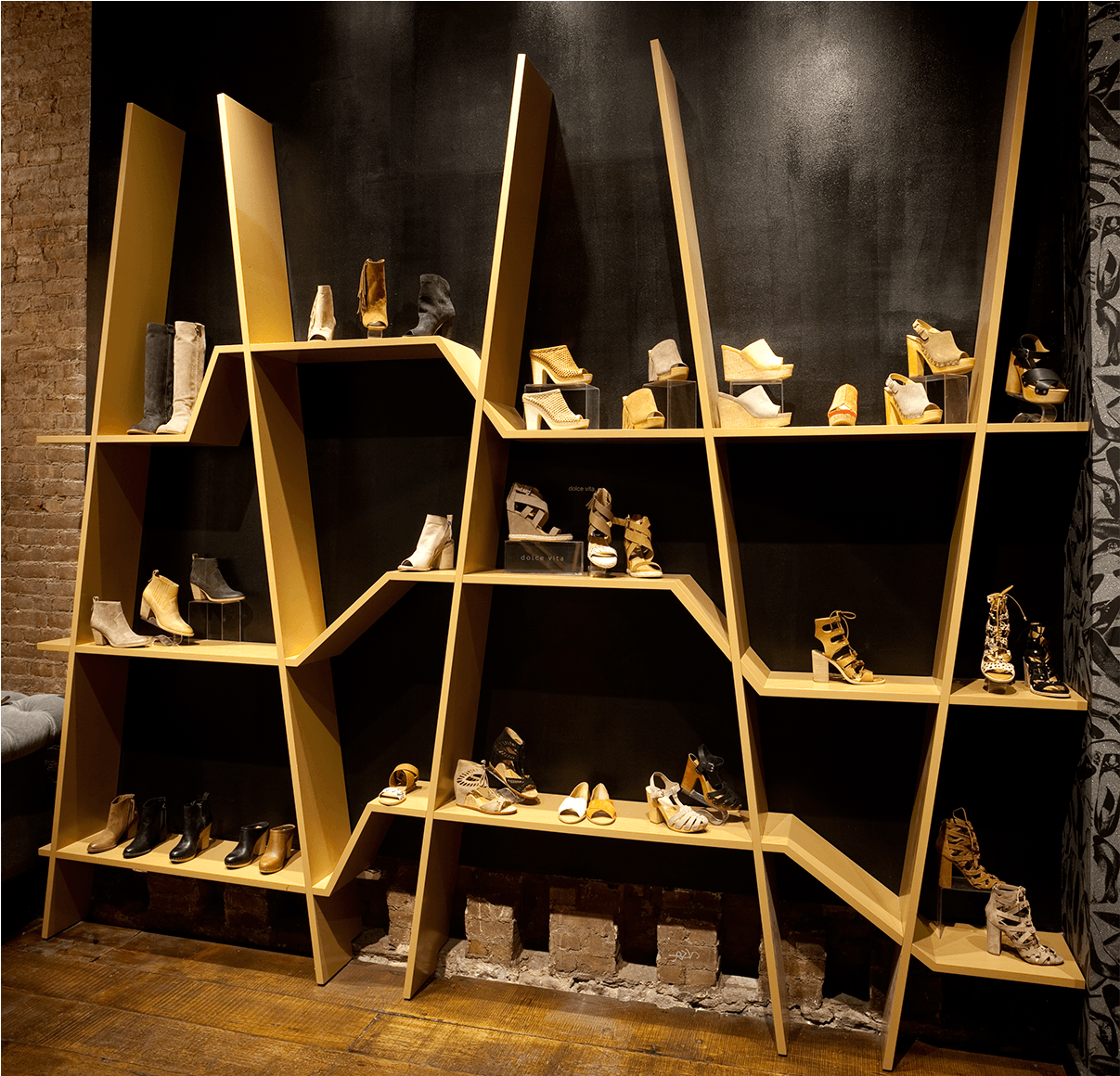 Steve Madden Soho - Shelf (2000x1159), Png Download