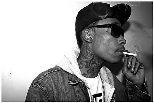 Wiz Khalifa - Wiz Khalifa Smoking A Cigarette (500x500), Png Download